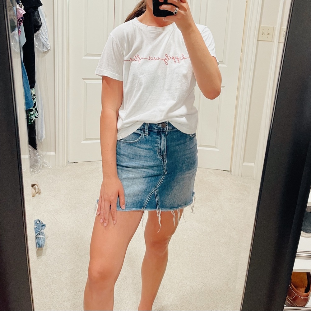 Graphic Tee “Happily Ever After”